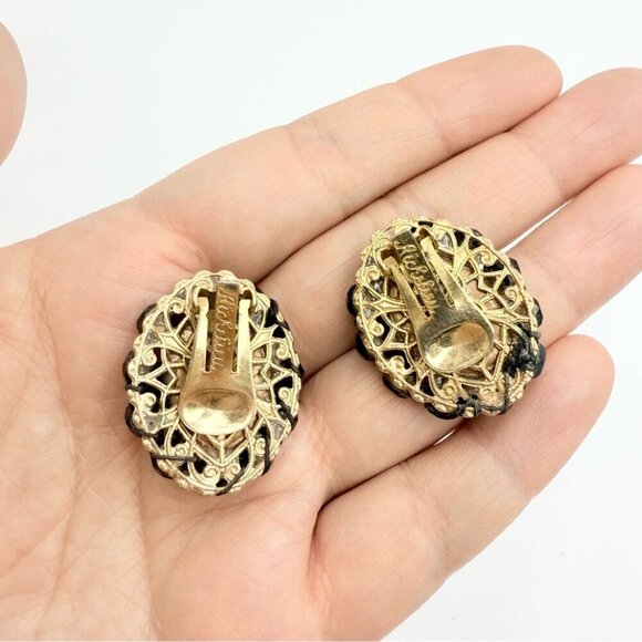VINTAGE RICHILIEU SIGNED BLACK BEAD JELLY BELLY CLIP ON EARRINGS - Picture 3 of 6